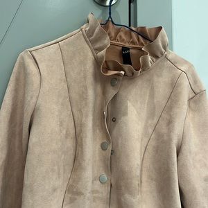 Buttoned warm cardigan/shacket.